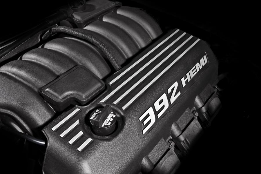  Dodge Challenger SRT8 2012 года  (фото 3 из 11)